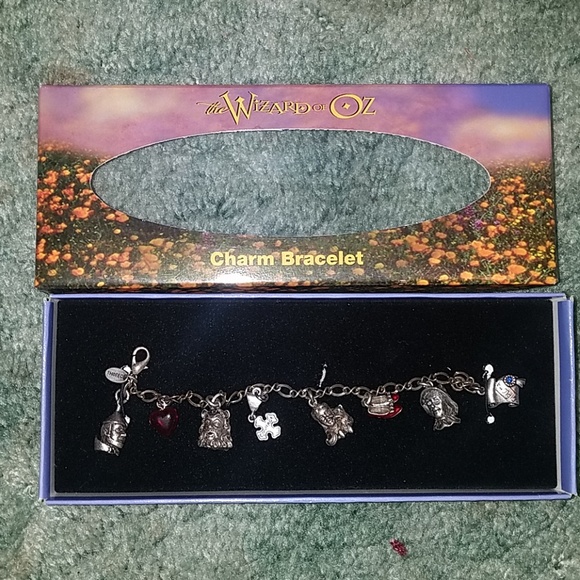 Vintage Wizard of Oz Bracelet - Picture 2 of 7